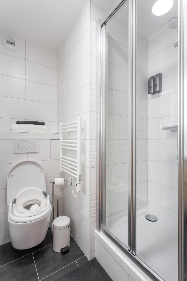 D&E - Paris-Disney - Holidays Apartment - Appartement De Vacances - 5 Chambres- 5 Sdb - 5 Bedrooms - 5 Bathrooms - Netflix Champs-Sur-Marne Exteriér fotografie