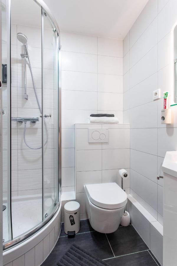 D&E - Paris-Disney - Holidays Apartment - Appartement De Vacances - 5 Chambres- 5 Sdb - 5 Bedrooms - 5 Bathrooms - Netflix Champs-Sur-Marne Exteriér fotografie